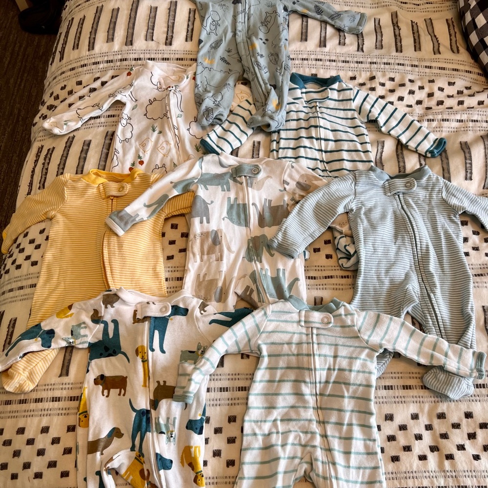 8 Carters 2-Way Sleepers Size Premie